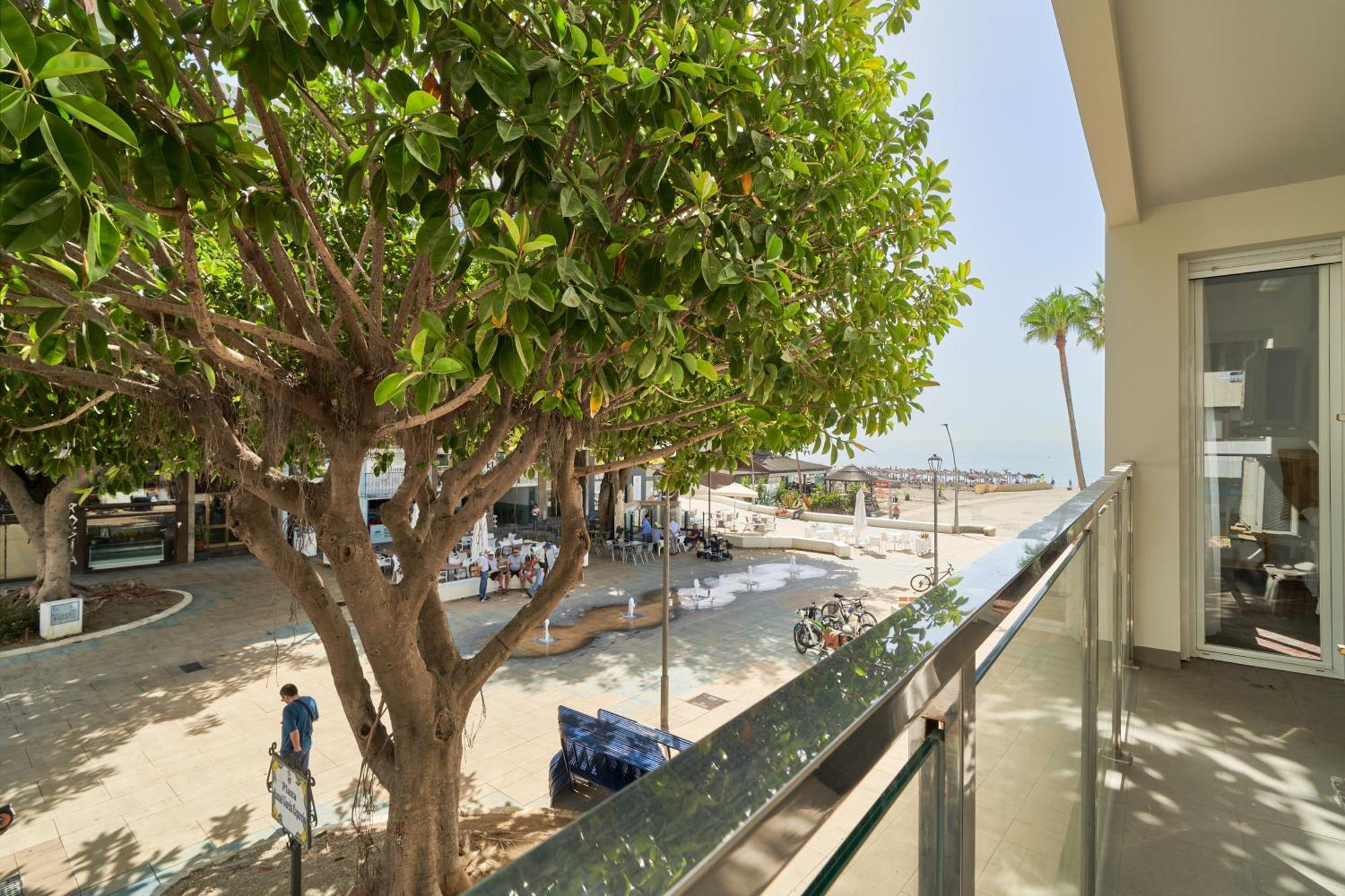 Estepona Beach Apartment Екстер'єр фото